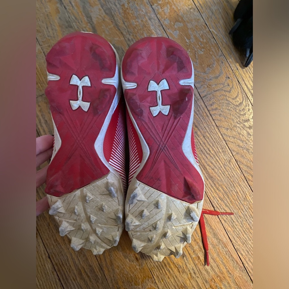 Youth 6, baseball cleats